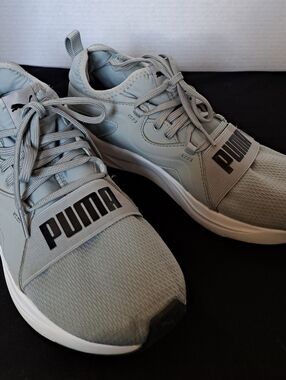 Puma Men's Light Gray Athletic Softride Sneakers with Black Logo Size 9